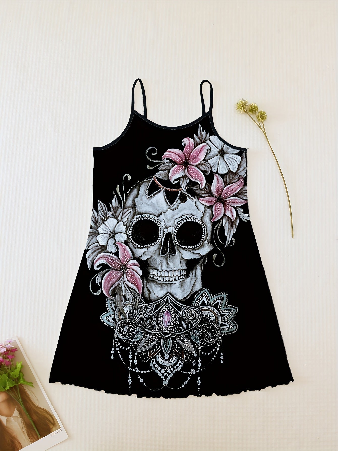 Schickes rückenfreies Lounge-Kleid mit Blumen-Totenkopf-Print