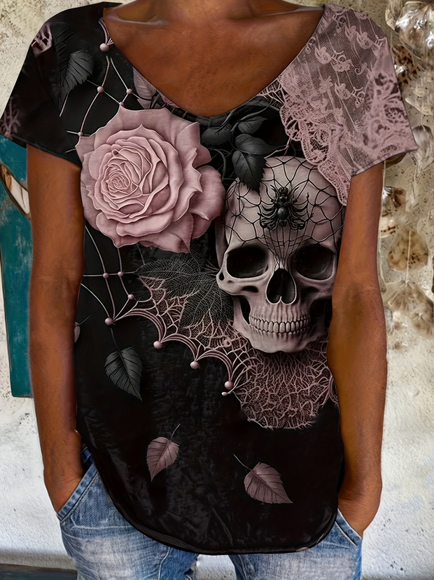 Kurzärmliges T-Shirt mit Gothic-Totenkopf-Print und rosa Rosen 