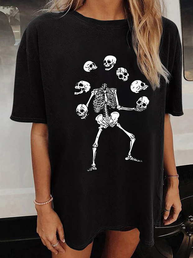 Kurzärmliges T-Shirt mit Gothic-Totenkopf-Print