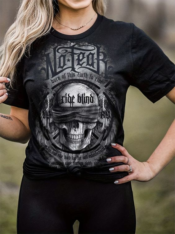 Kurzärmliges T-Shirt mit Gothic-Totenkopf-Aufdruck 