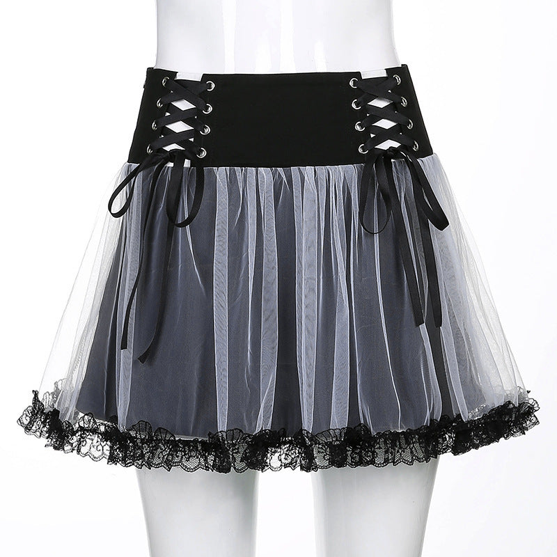 Gothic Punk Rock mit offener Spitze und hoher Taille