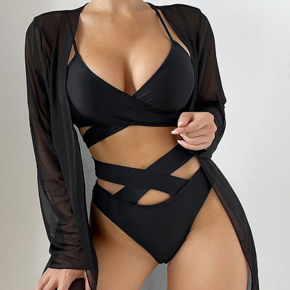 Maillot de bain bikini à lacets et chemisier croisé