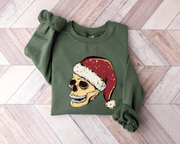 Fleece-Sweatshirt mit weihnachtlichem Totenkopf-Print