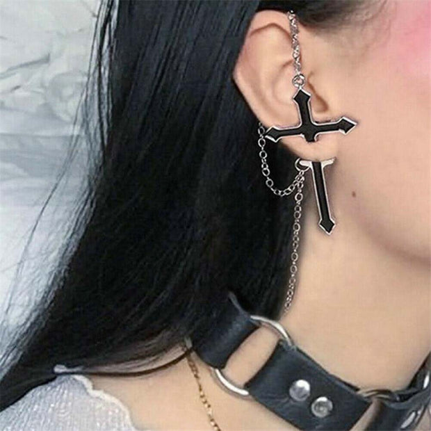 Einteilige Ohrringe mit Kreuzkette 