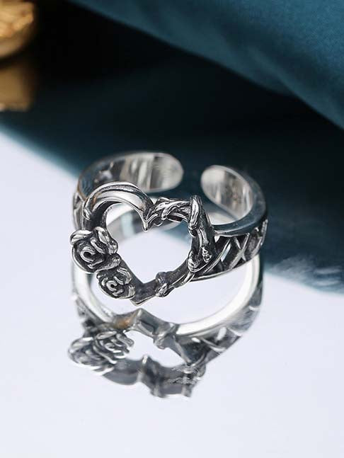 Hollow Heart Rose Ring