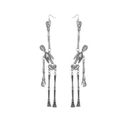 Ohrringe mit Totenkopf-Skelett-Anhänger aus Metall