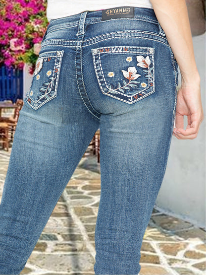 Floral Embroidery Pattern Mid-waist Plus Size Jeans