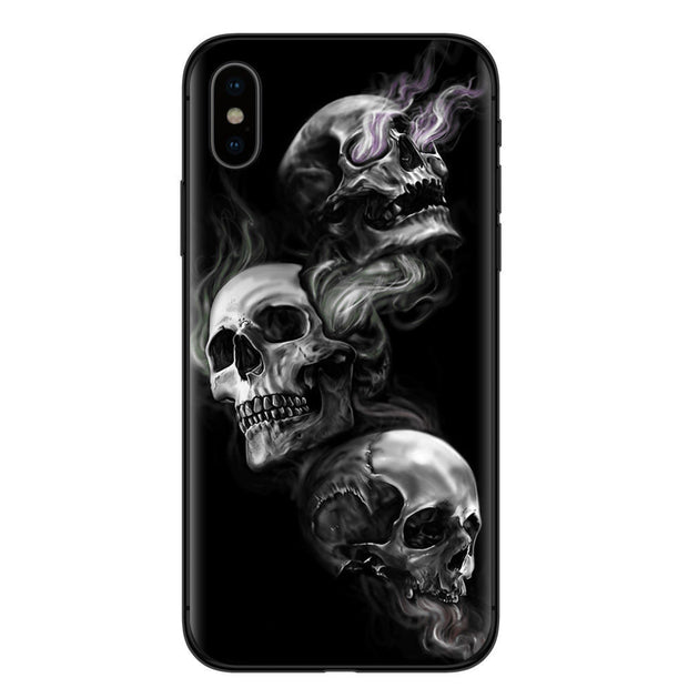 Schwarze iPhone-Hülle mit Totenkopf-Print 