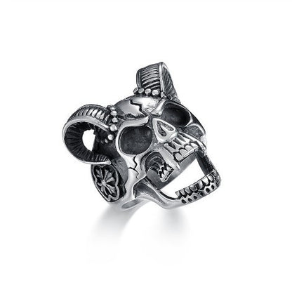 Vintage Widderhorn Totenkopf Ring 