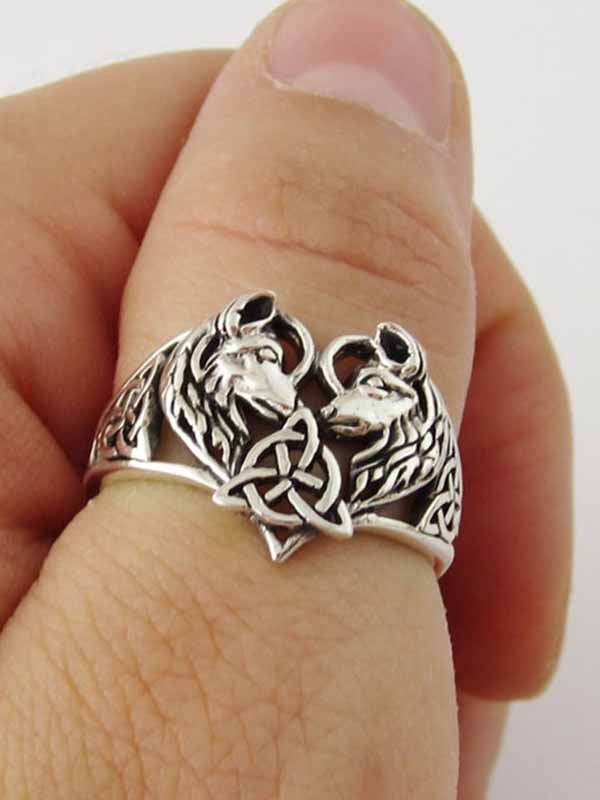 Love Wolf Head Rune Ring