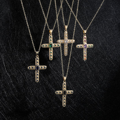 Collier pendentif croix religieuse en zircon 