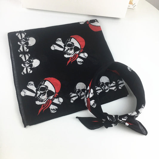 Foulard carré imprimé tête de mort 