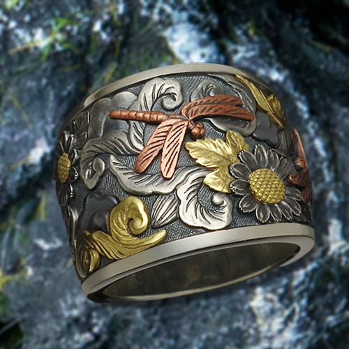 Vintage Ring mit geschnitzter Blume und Libelle 