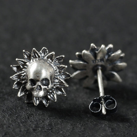 Boucles d'oreilles à tige en forme de tête de mort et de fleur 