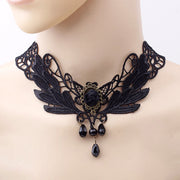 Gothic-Halsband mit Rosenperlen und Spitze 