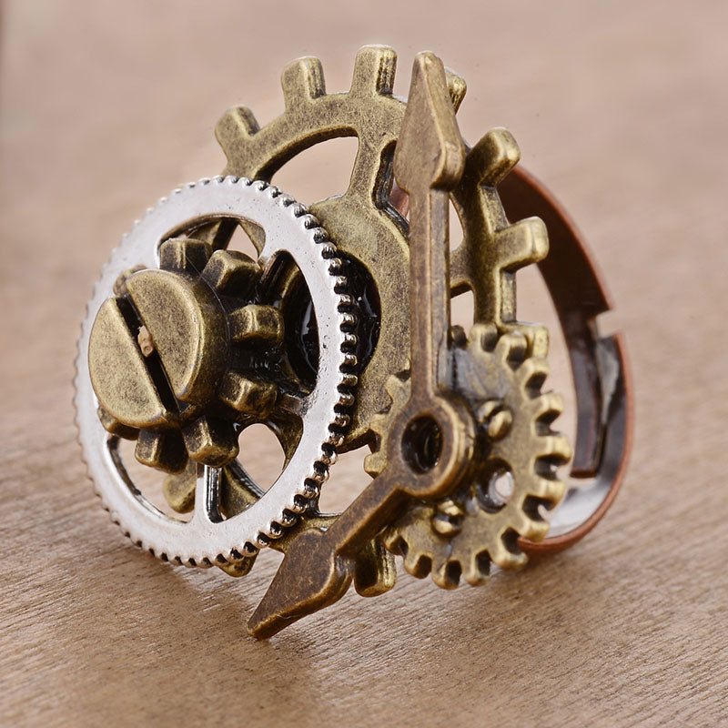 Ring im Vintage-Steampunk-Stil 