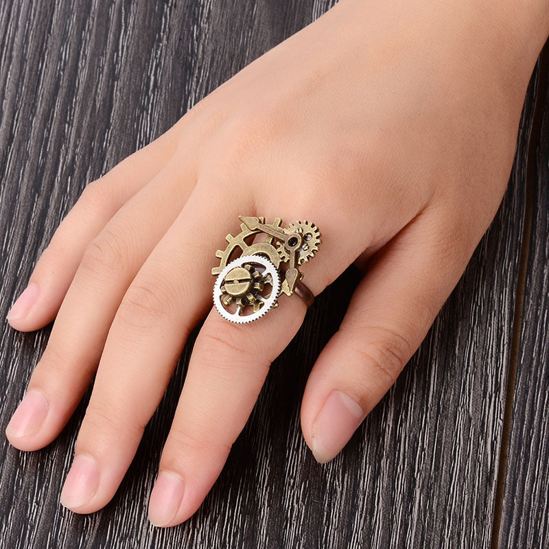 Ring im Vintage-Steampunk-Stil 