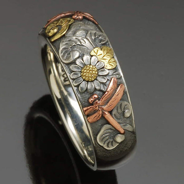 Vintage Ring mit geschnitzter Blume und Libelle 