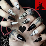 Tragbare, abnehmbare Nagelkunst mit dunklem Punk-Totenkopf 