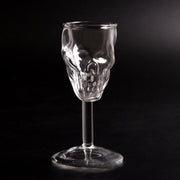 Weinglas in Totenkopfform