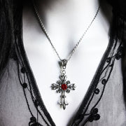 Collier pendentif gothique à la mode sombre