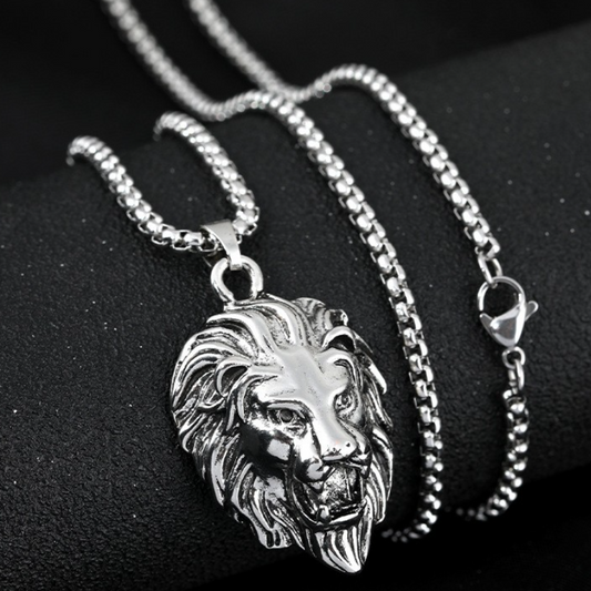 Collier pendentif lion féroce tendance 