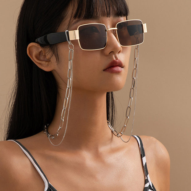 Modische, punkige Sonnenbrillenkette im Lagendesign 