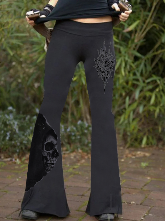 Schlaghose mit Gothic-Print und hoher Taille im dunklen Totenkopf-Look