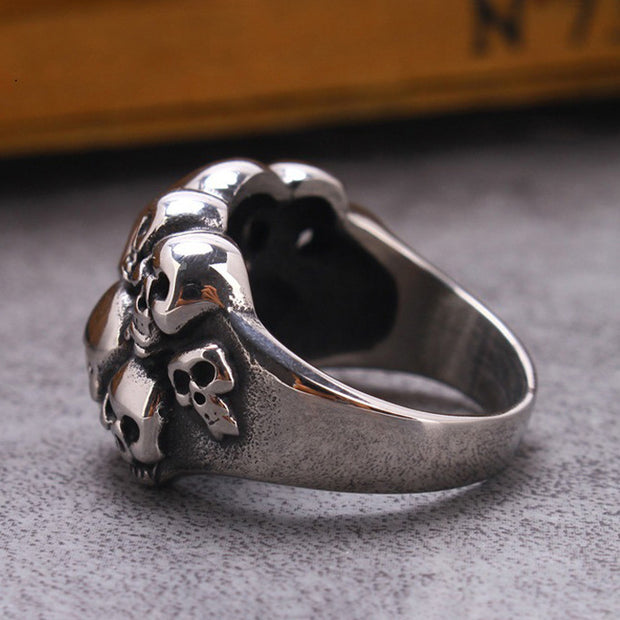 Modischer Ring mit Totenkopf-Motiv im Retro-Stil 