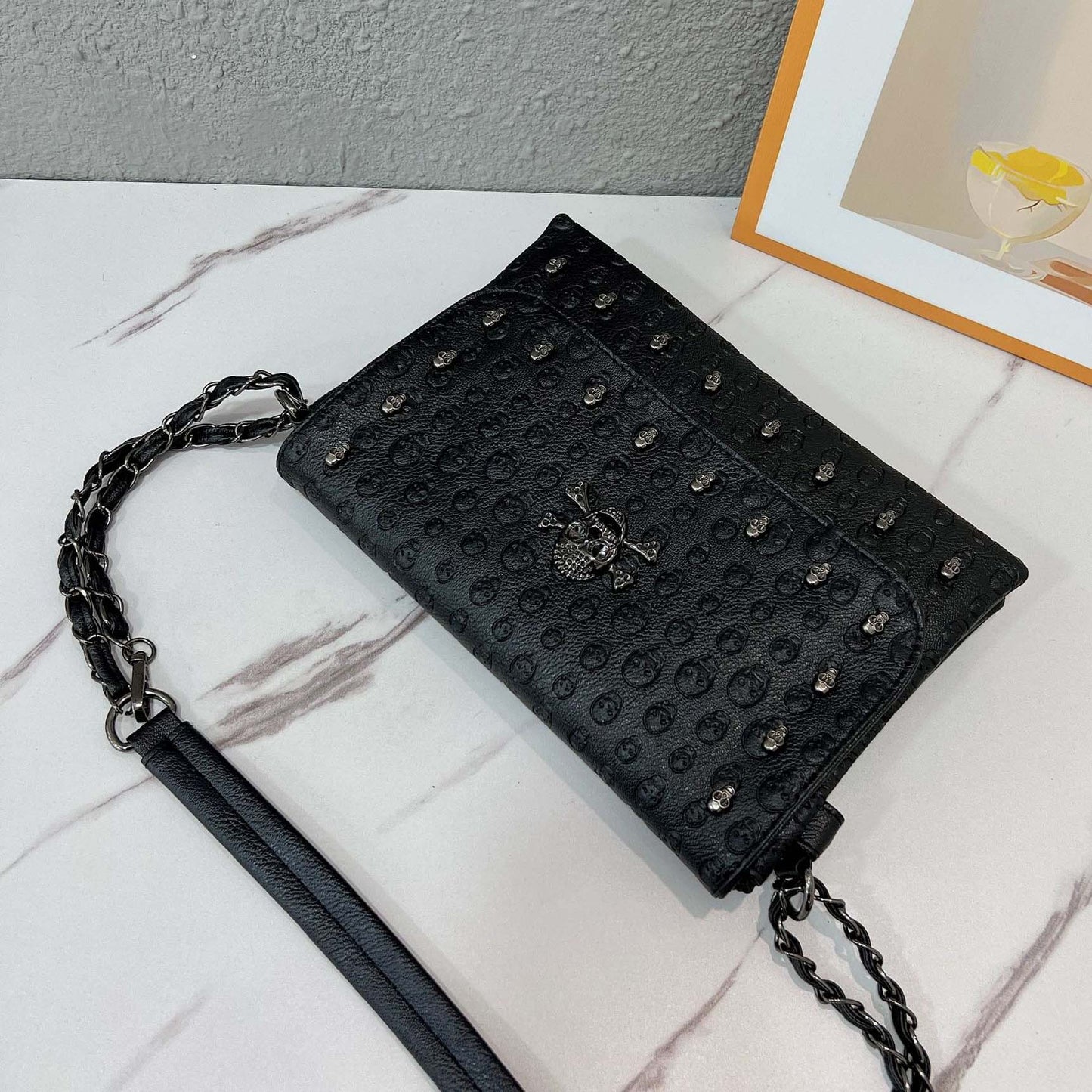 Retro Skull Chain Strap Shoulder Bag