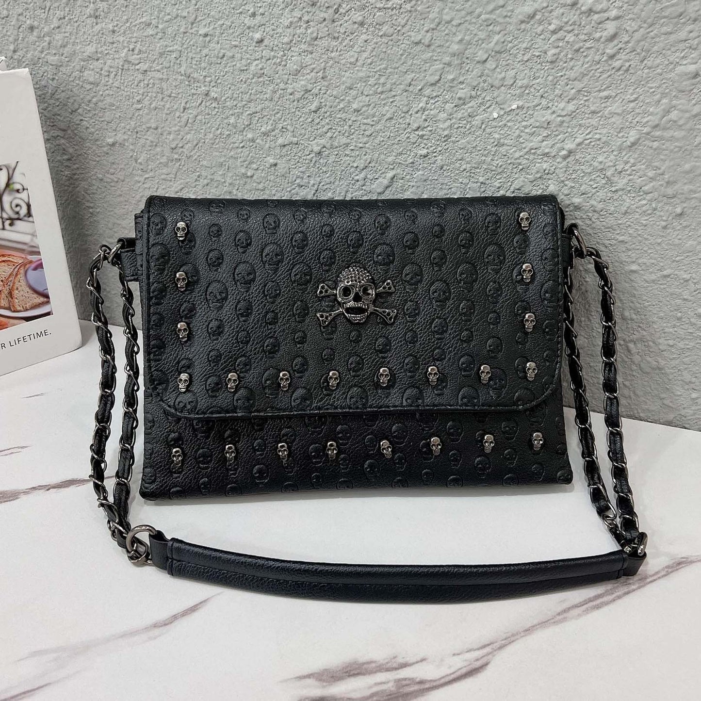 Retro Skull Chain Strap Shoulder Bag