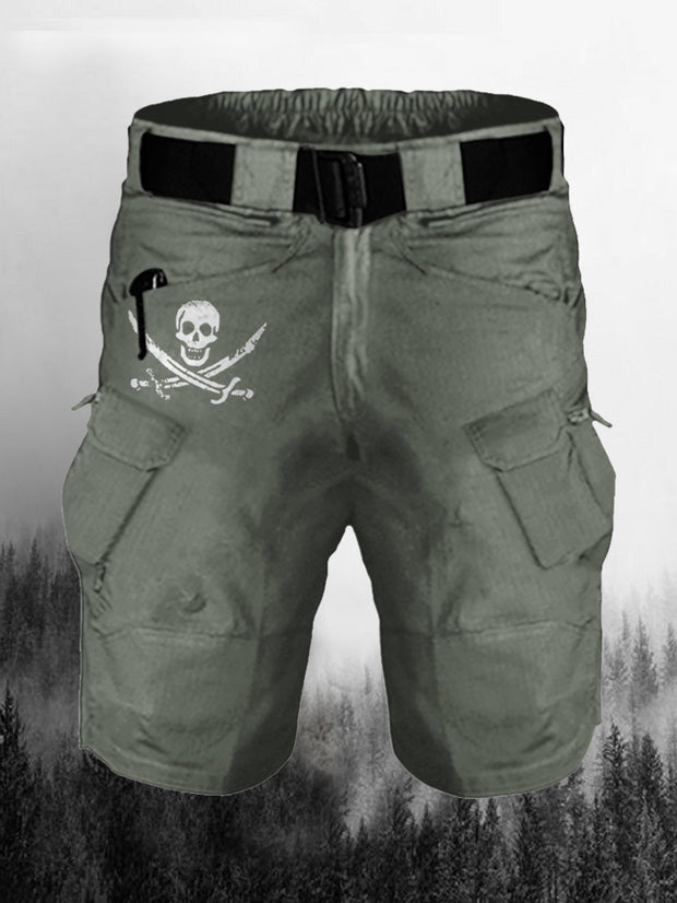 Cargo-Shorts mit Totenkopf-Print und mehreren Taschen 