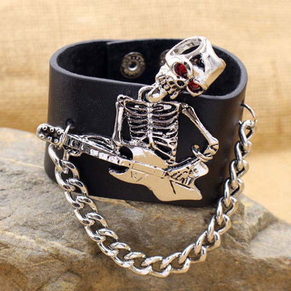 Breites Lederarmband mit Totenkopf-Gitarre 